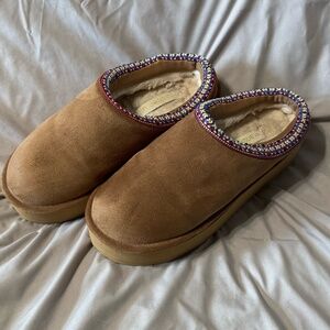 Tan Slippers